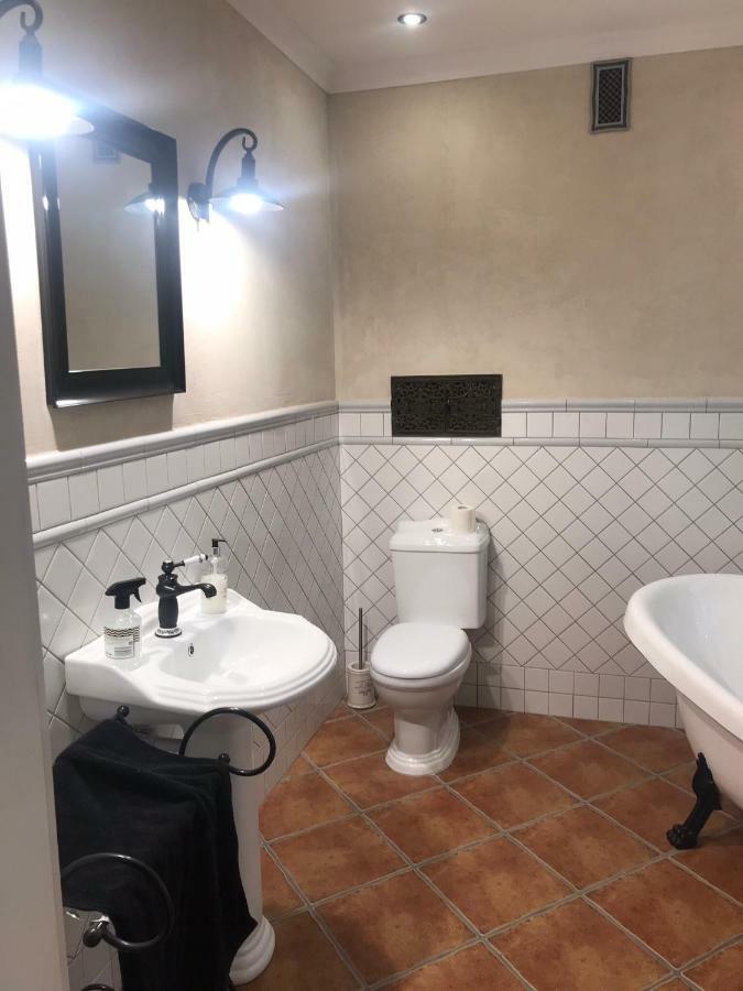 Chung cư 55 m² 2 phòng ngủ, 1 phòng tắm riêng ở Trung tâm thành phố Wroclaw Ngoại thất bức ảnh