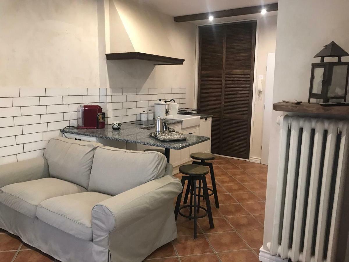 Chung cư 55 m² 2 phòng ngủ, 1 phòng tắm riêng ở Trung tâm thành phố Wroclaw Ngoại thất bức ảnh